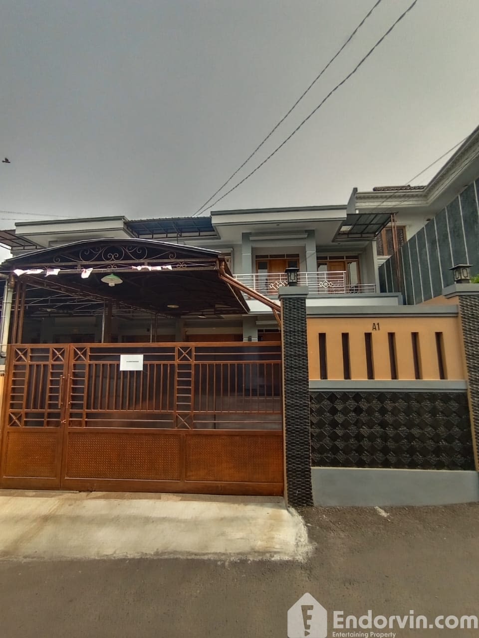 Disewakan Rumah Besar cocok untuk kantor atau keluarga besar