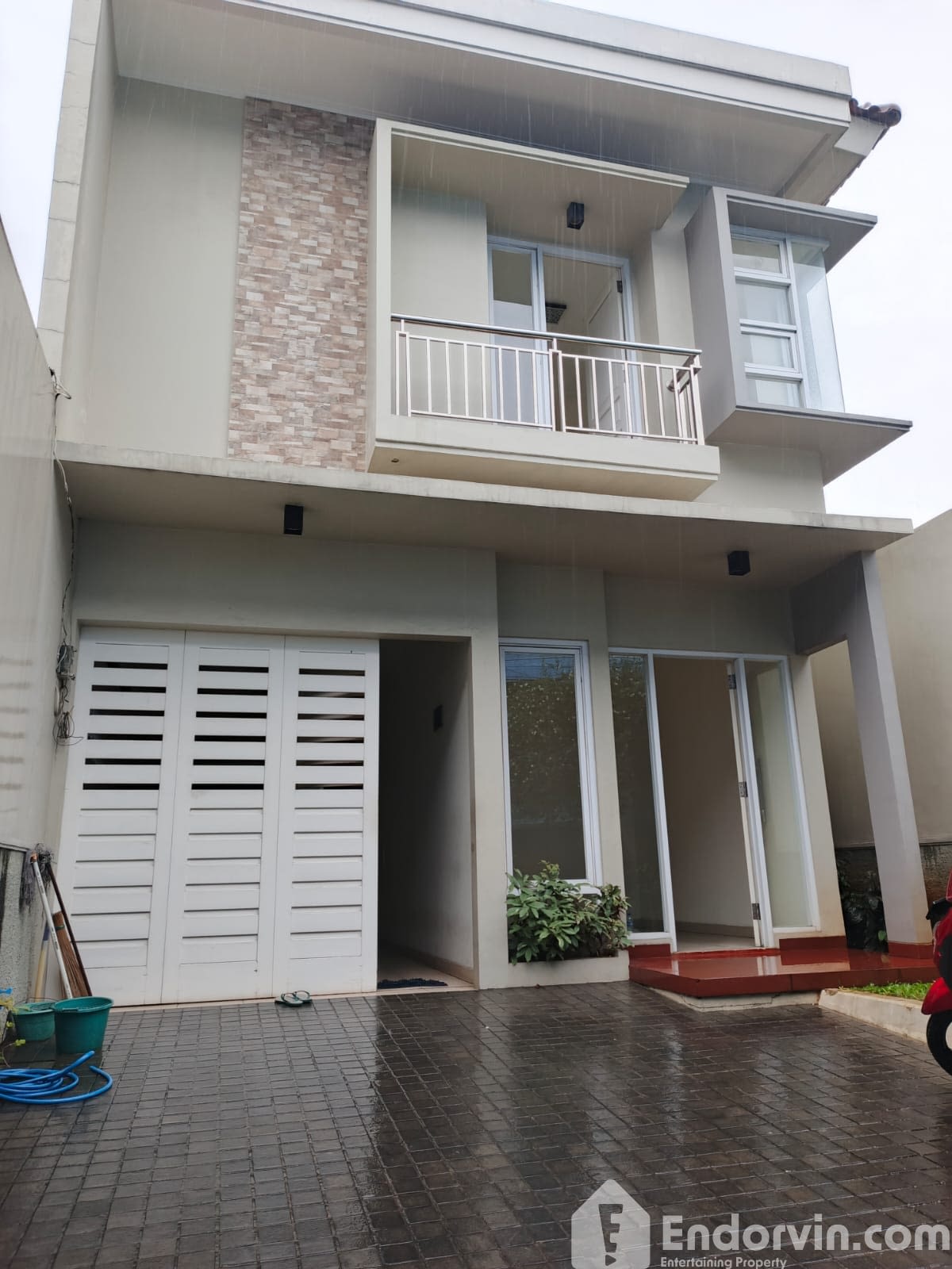 Dijual/ Disewakan  Single New house Kemang timur Mampang Jakarta selatan. 