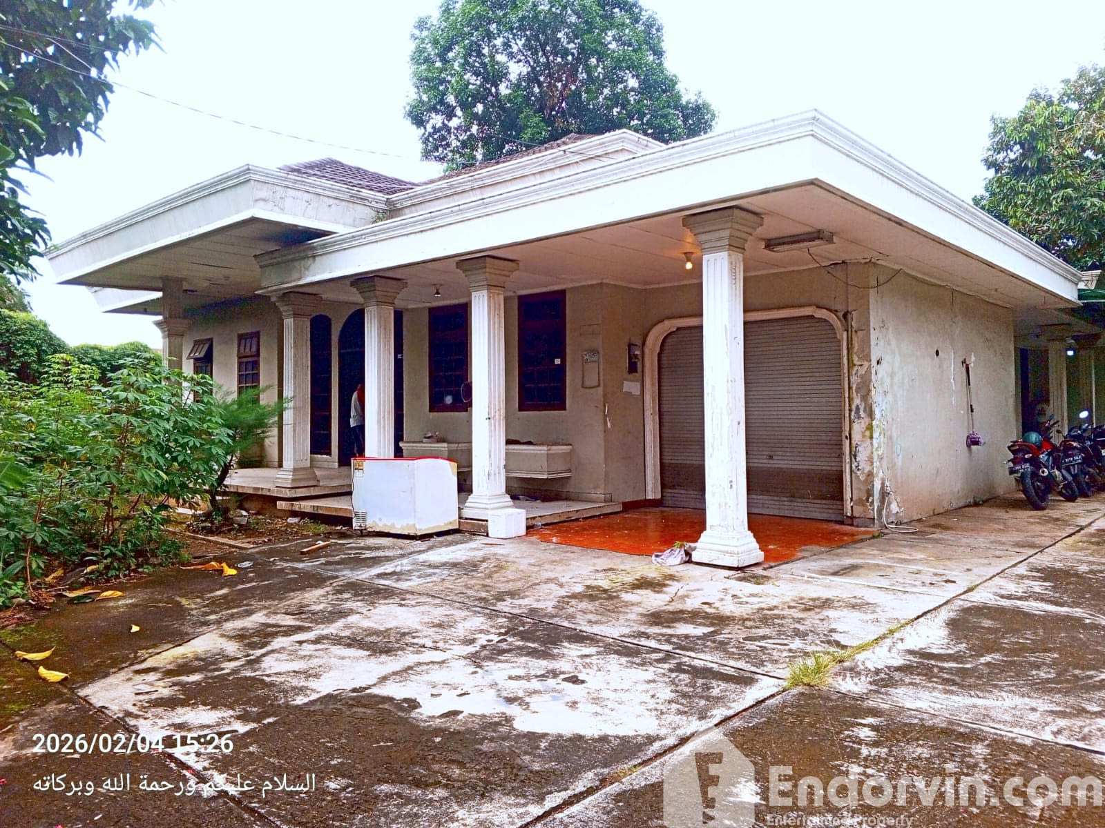 Disewakan Rumah Perlu Direnovasi Dengan Halaman Sangat Luas Kawasan Psr Minggu Jak-Sel