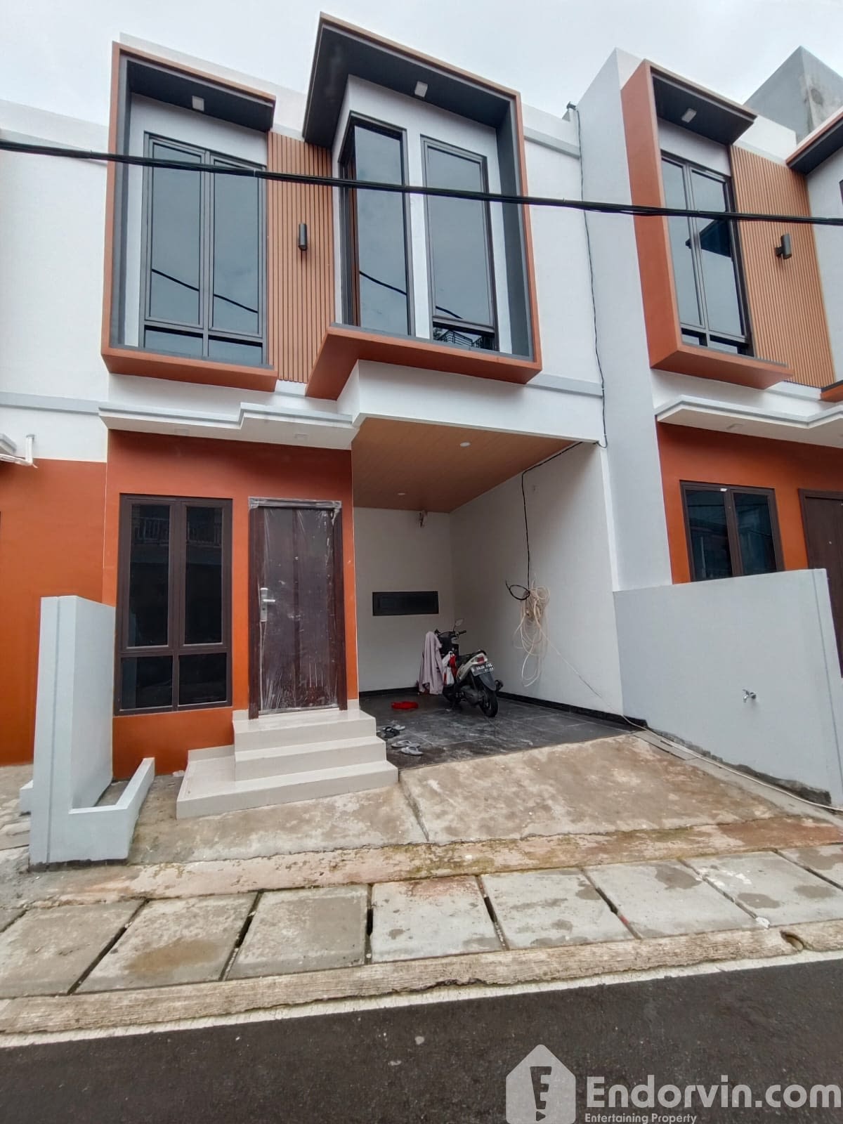 Dijual 2 Ruko / Rukan  3.5 lt Baru Siap pakai Harga 3,5 M