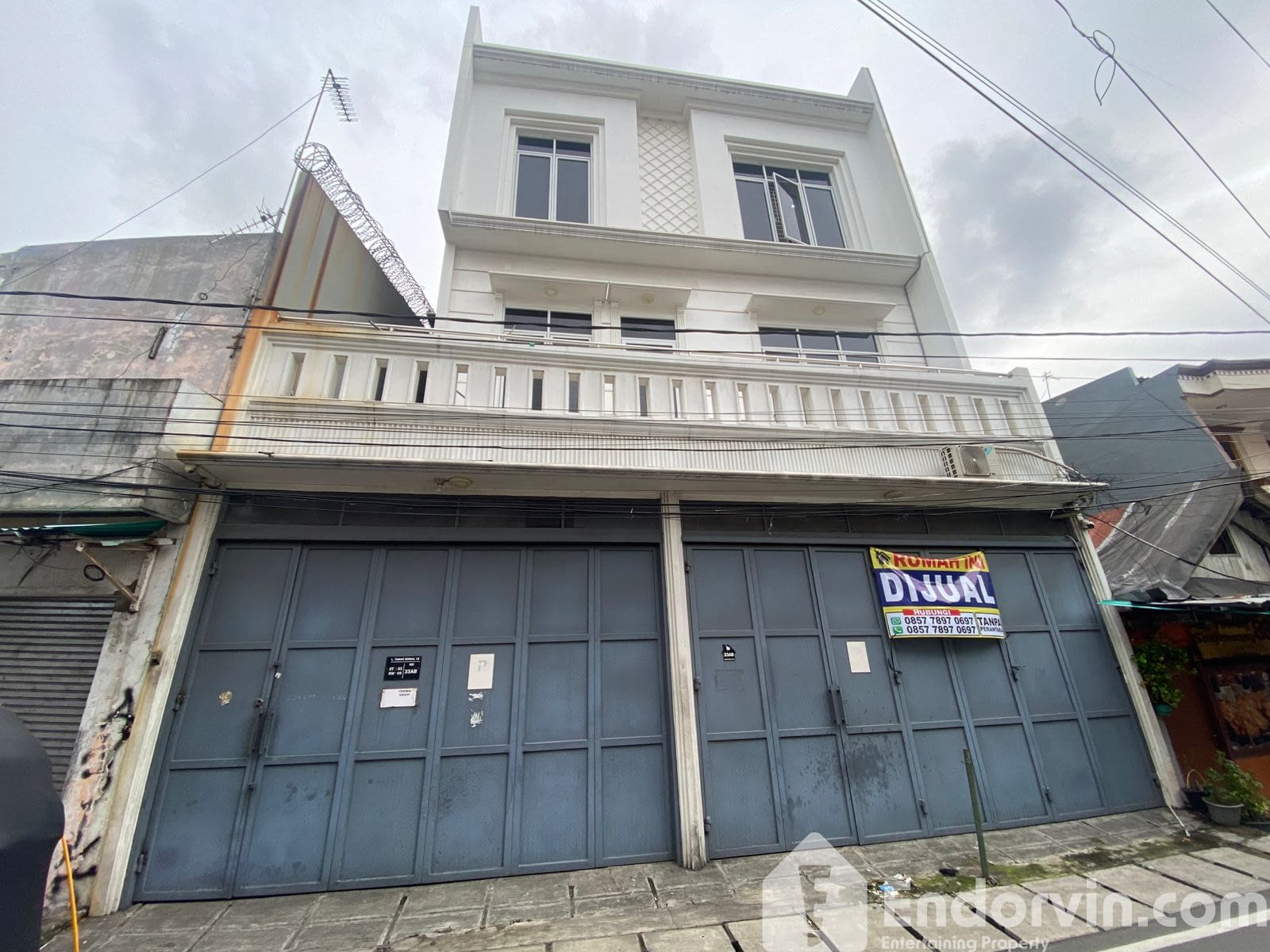 DI JUAL RUMAH DAERAH TANAH SEREAL JAKARTA BARAT