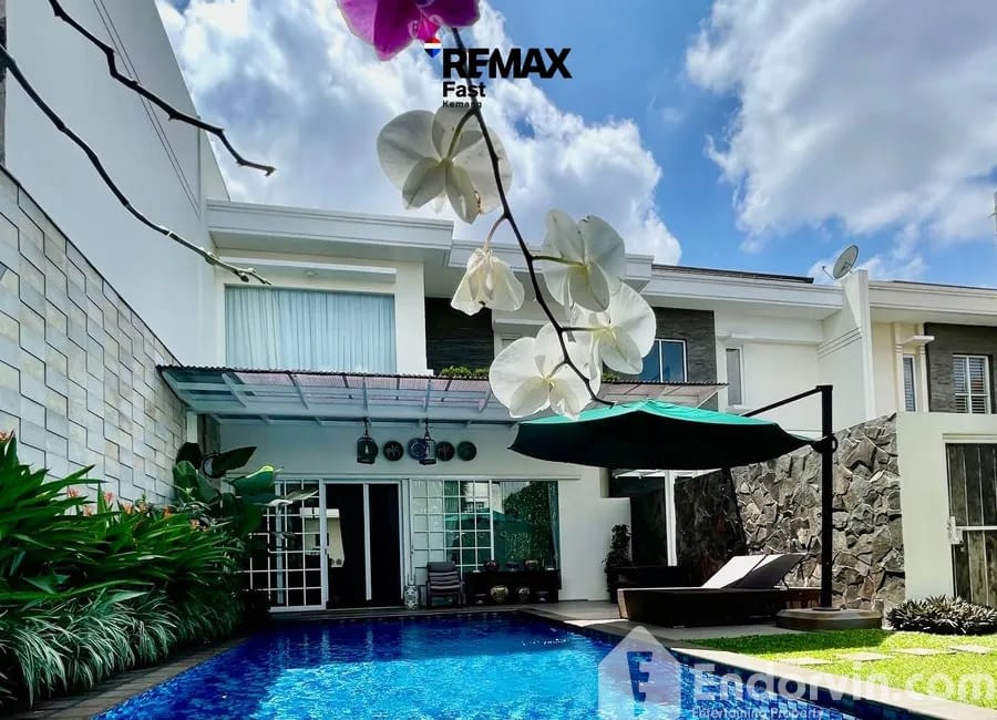 Dijual Rumah Asri & Eksklusif Jaksel | Kolam Renang & Taman Luas