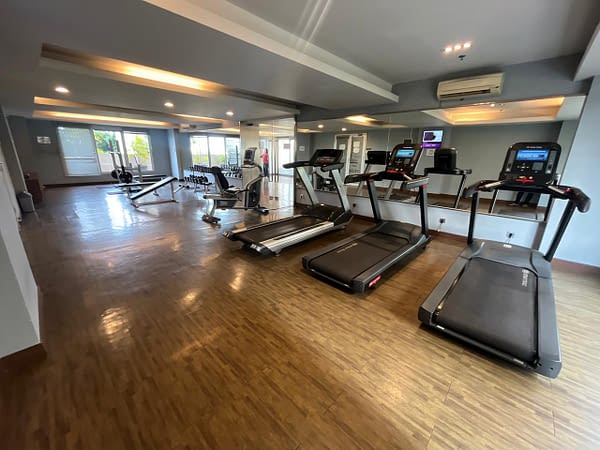 Gymnasium Fitness Center Oak Tower